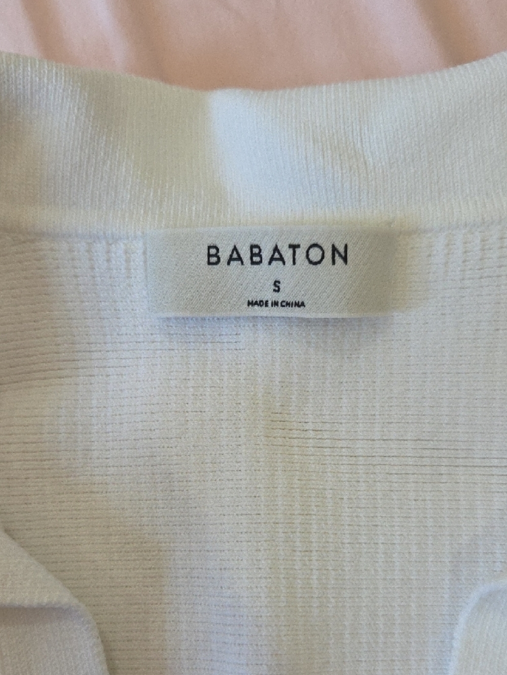 Babaton Sculpt Knit V-Neck Collar Sleeveless Top - Picture 2 of 3